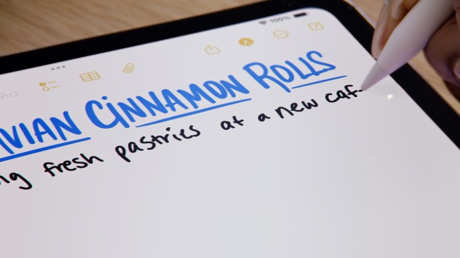 Introducing Automatic Handwriting Smoothing in iPadOS 18 with Apple Pencil Support