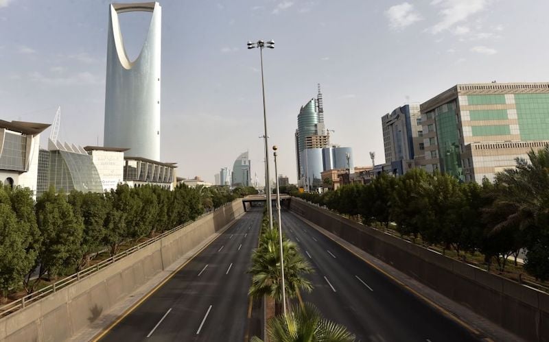 Saudi announces new package to support private sector amid Covid-19, including expedited payments, electricity relief, and local-SME priority.